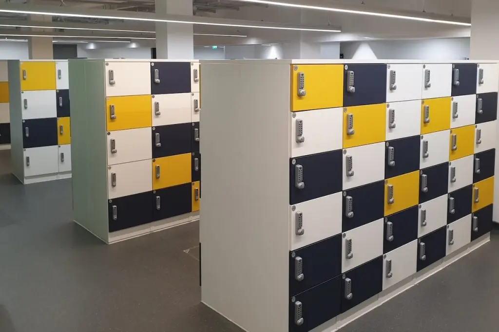 Zenith Digital Combination Lock 3780 - On Lockers 1 - Secure Lockers.webp