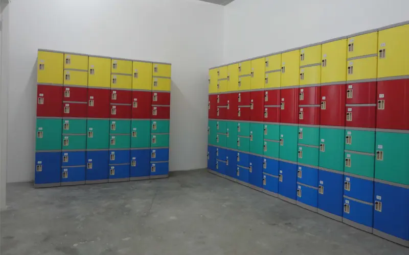 Four Door and Eight Door ABS Plastic Locker 1950H - Alternating Colour and Size - Secure Lockers.webp