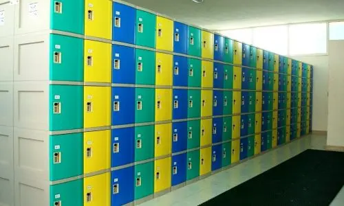 Five Door ABS Plastic Locker 1950H - Alternating Colours - Secure Lockers.webp