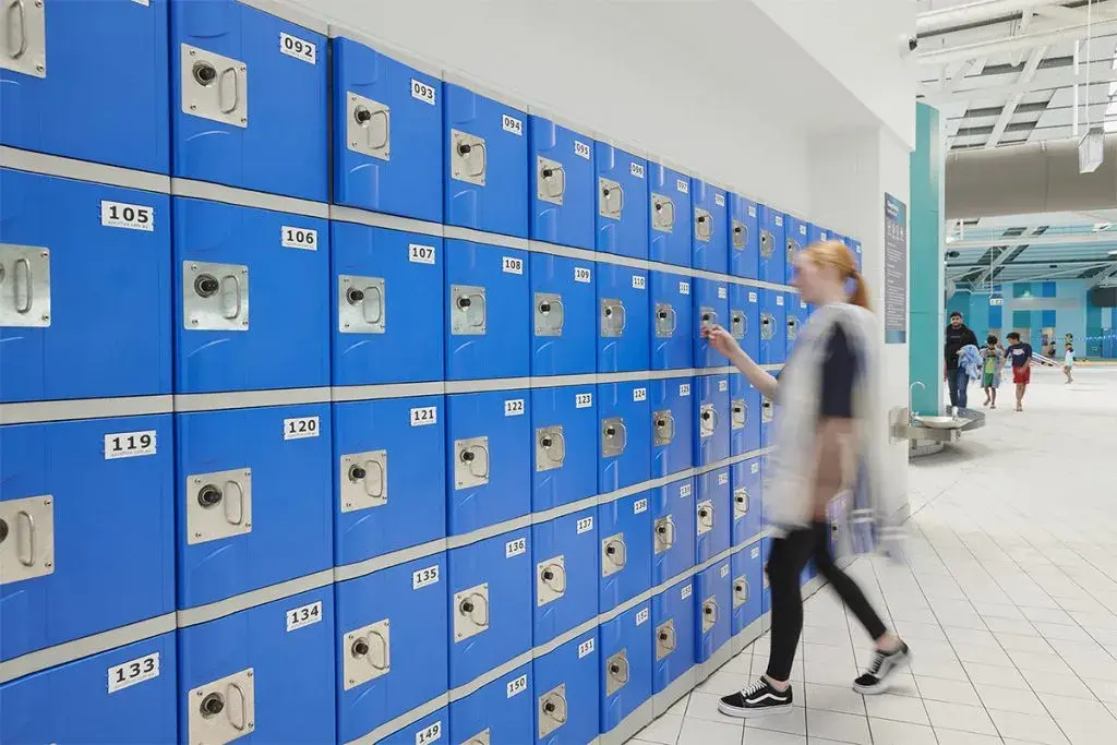 Five Door ABS Plastic Locker 1950H - Blue - Aquatic Centre - Secure Lockers.webp